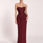 Sukienka maxi na studniówkę z koralikami, gorsetowa, bez ramiączek, Bordowy, przód